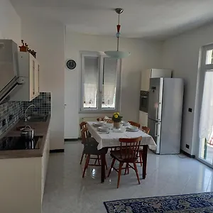 danas-house.hotelitalianriviera.com/